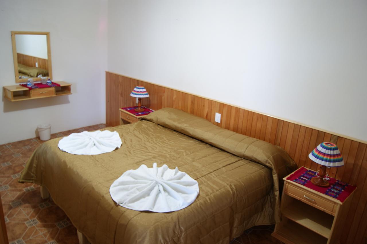Hotel Posada Las Rosas Сан-Кристобаль-де-Ла-Касас Экстерьер фото